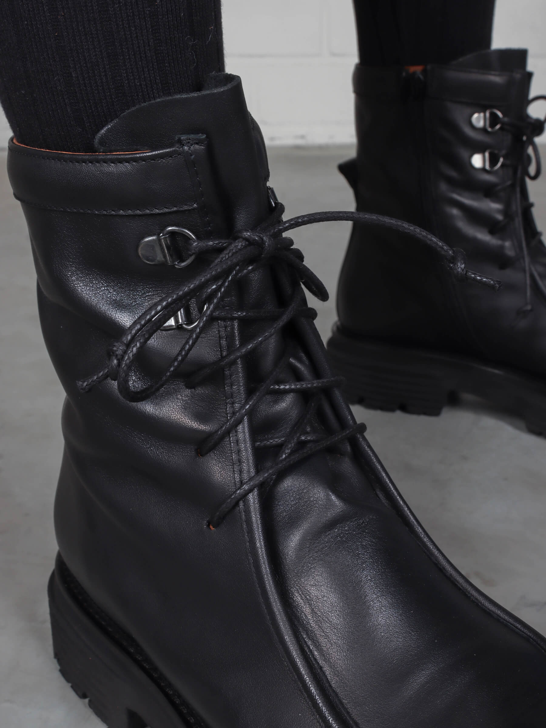 Schnürstiefeletten schwarz