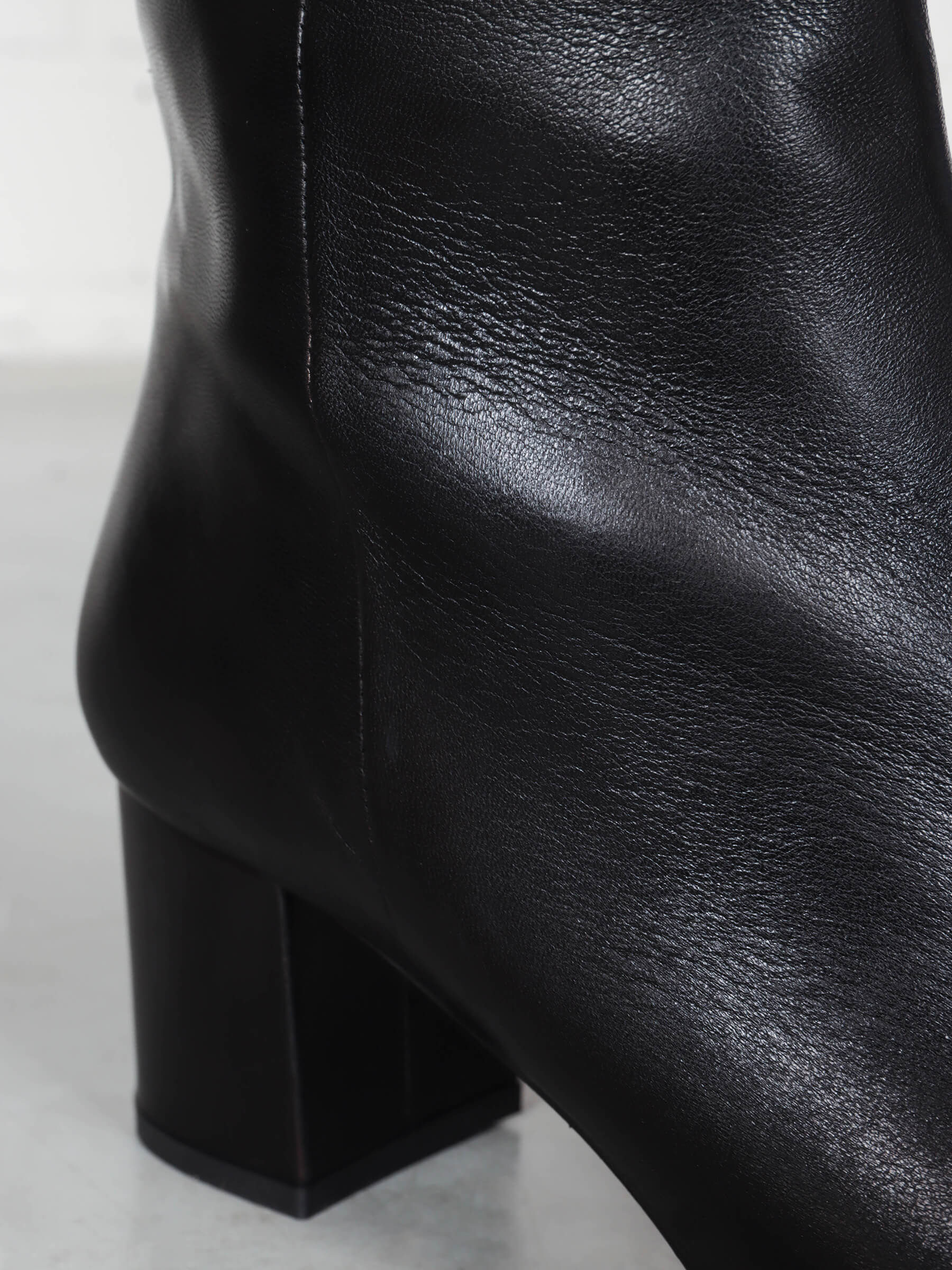 Stiefeletten schwarz 50 mm