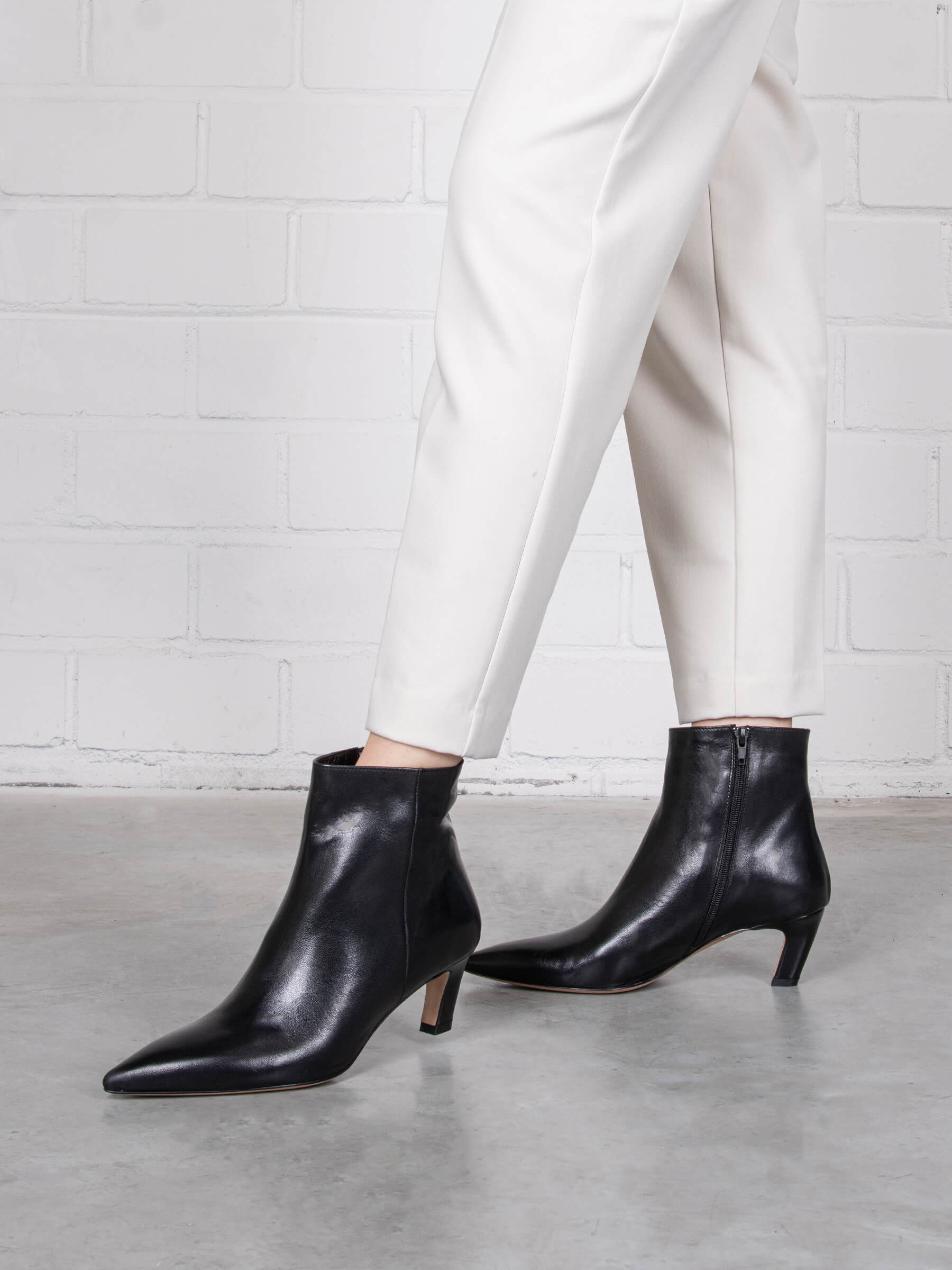 Stiefeletten schwarz 50 mm
