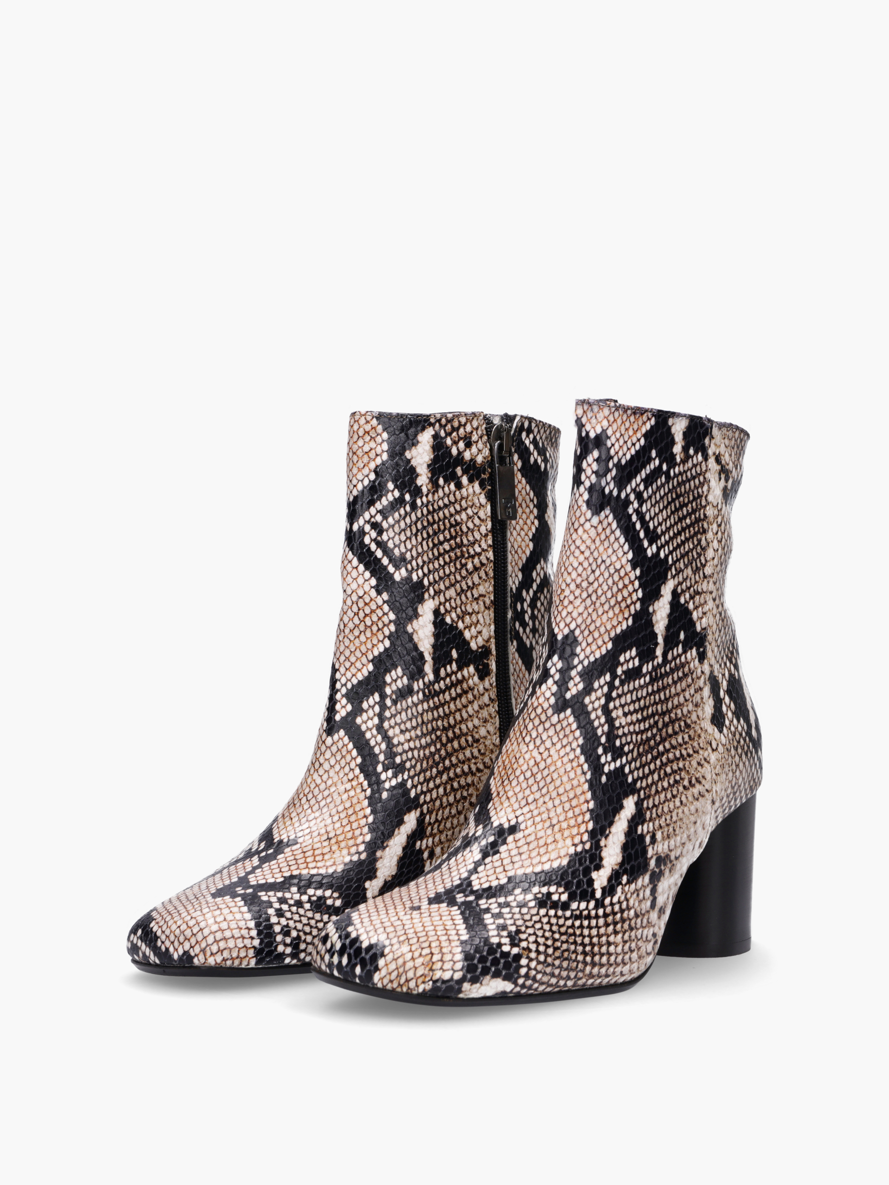 Bekleidung, Schuhwerk, Schuh, Hoher Absatz