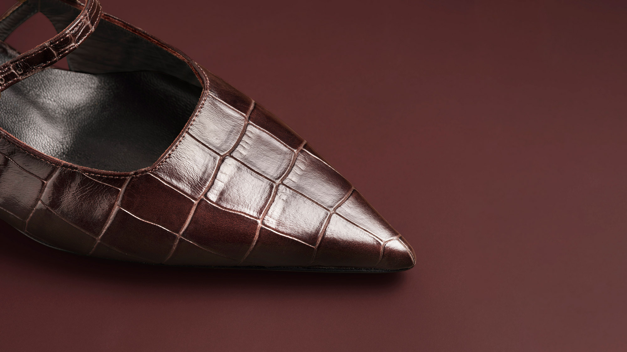 schuh, braun, leder, krokodilmuster, pump