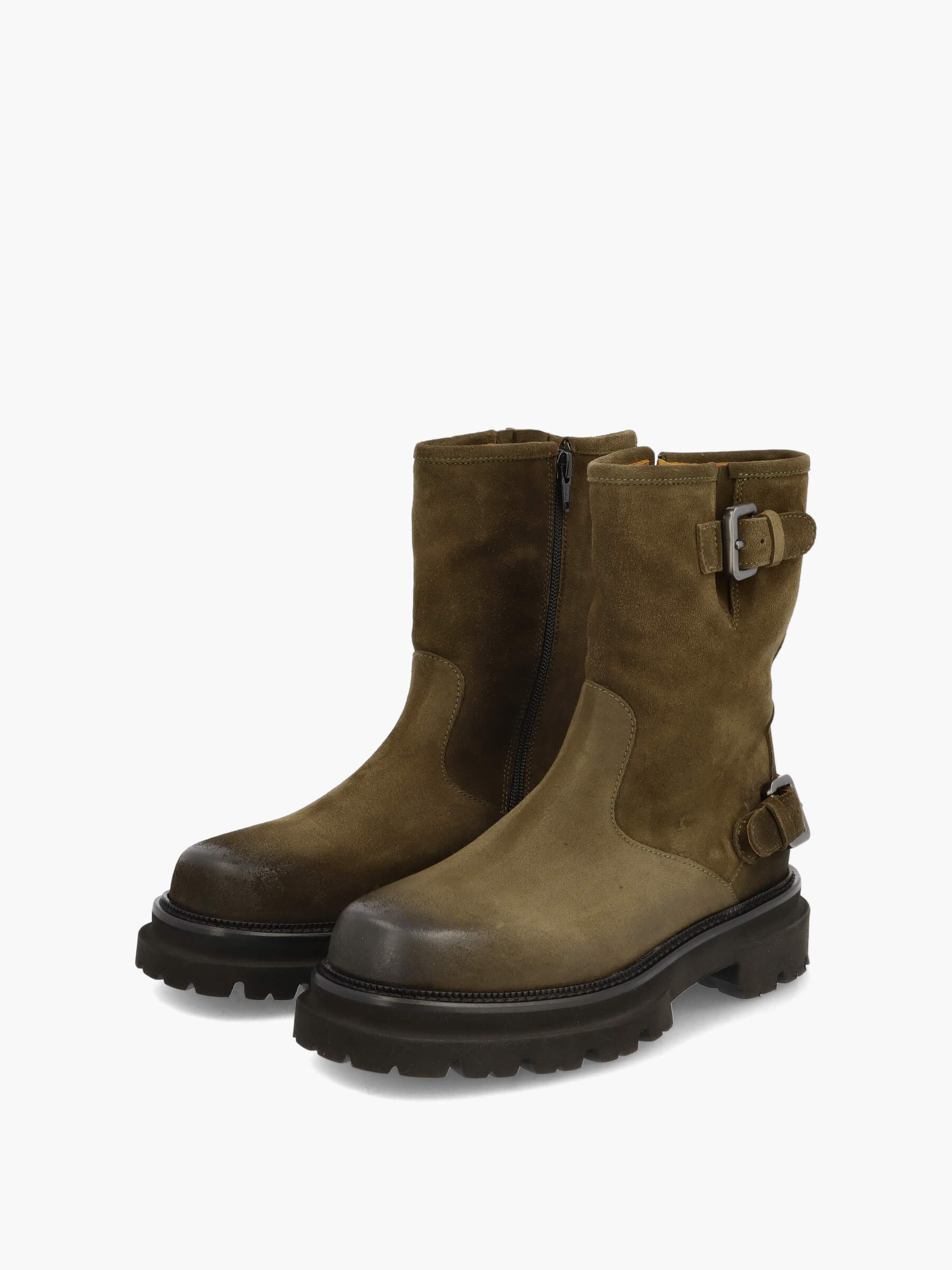 Ankle boots mud