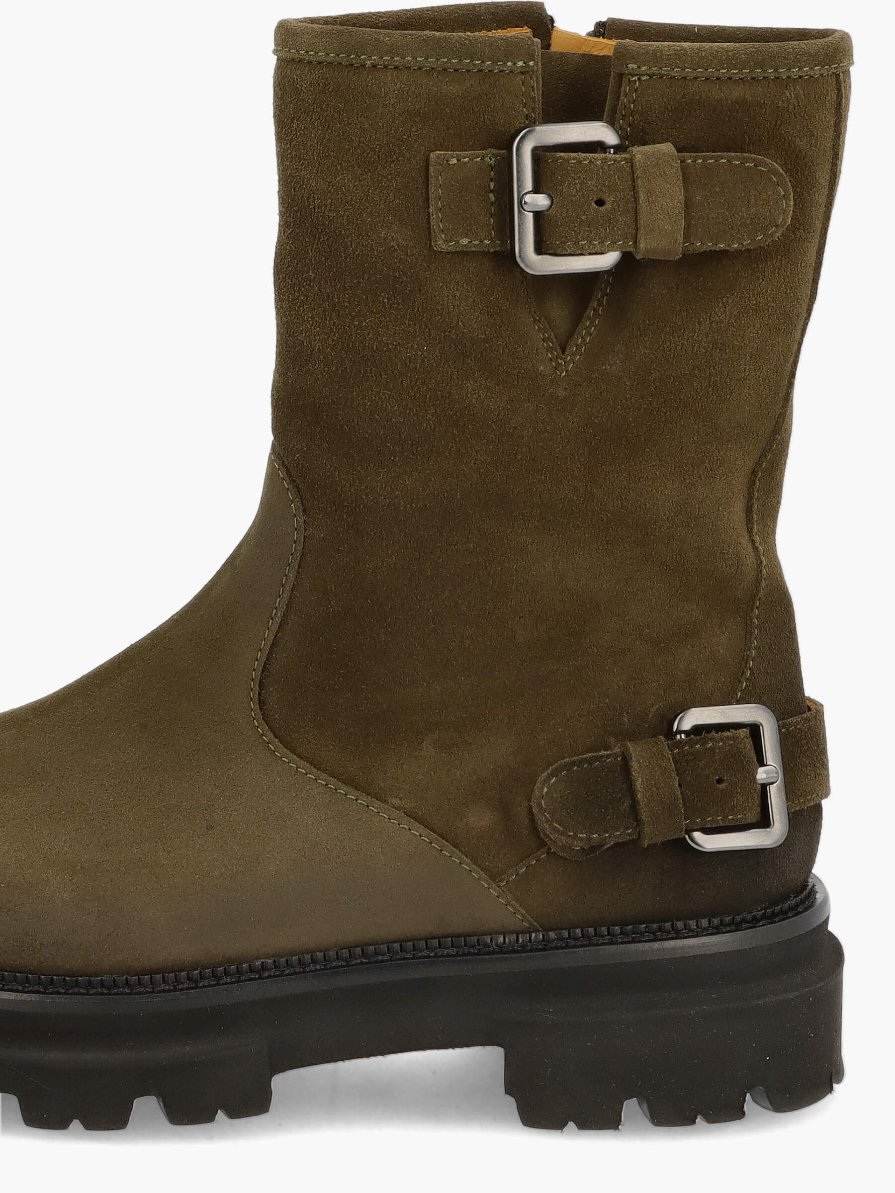 Ankle boots mud