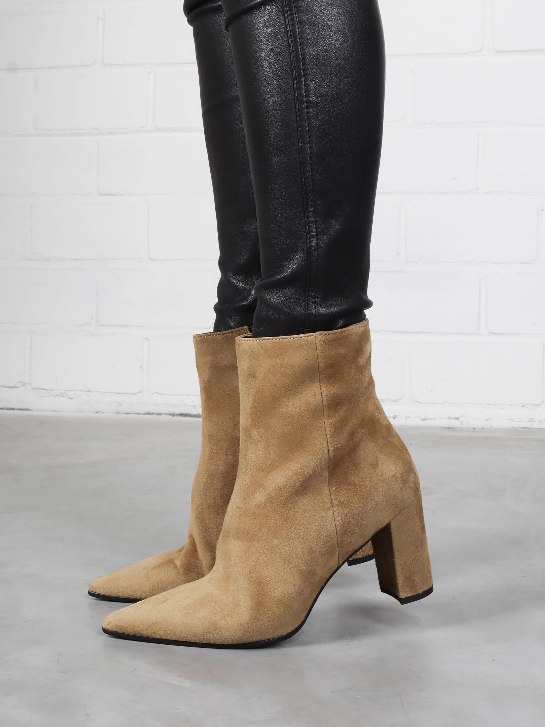 Stiefeletten nut 70 mm