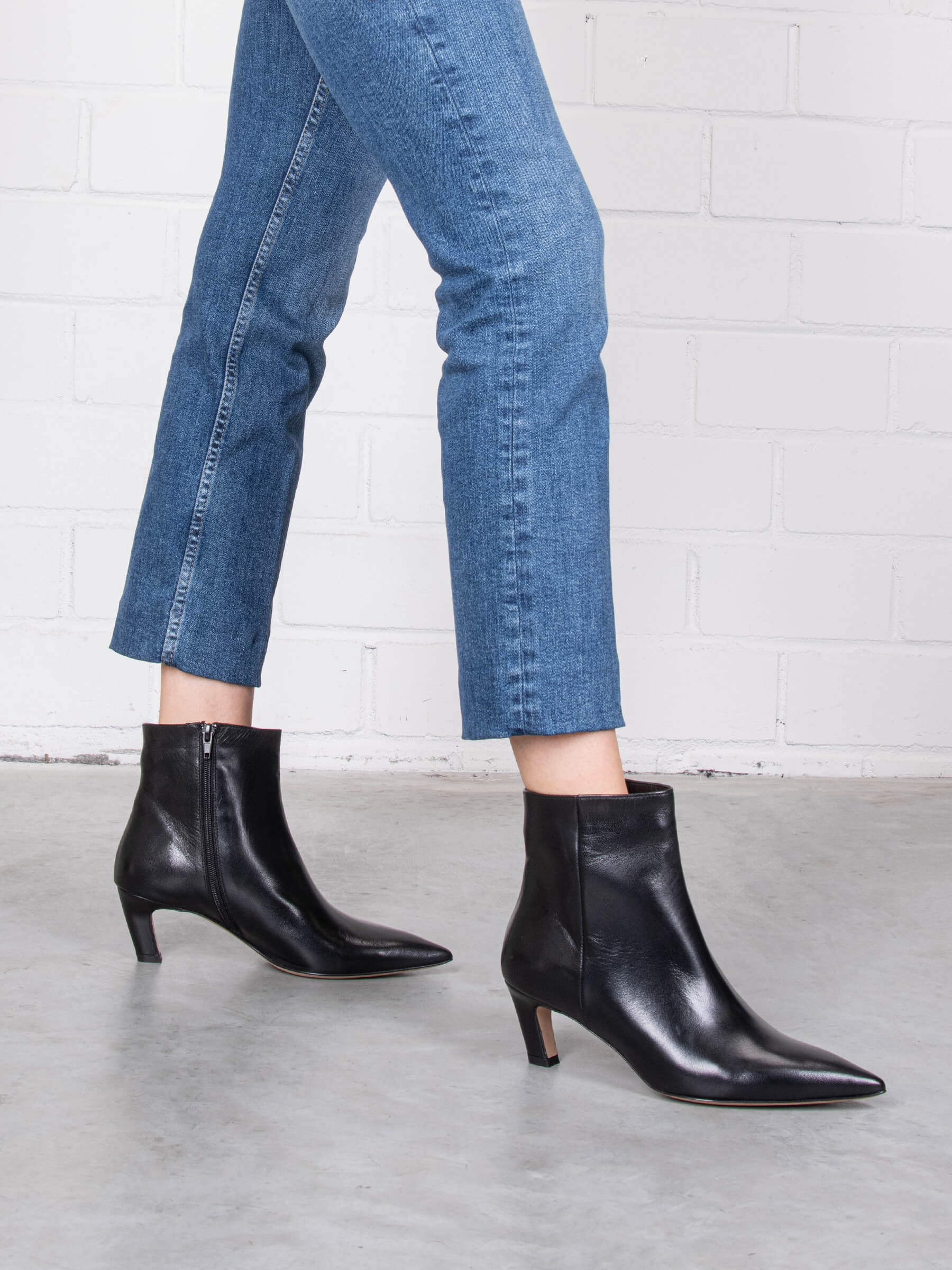 Stiefeletten schwarz 50 mm