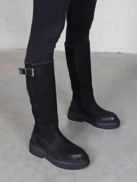 Boots black